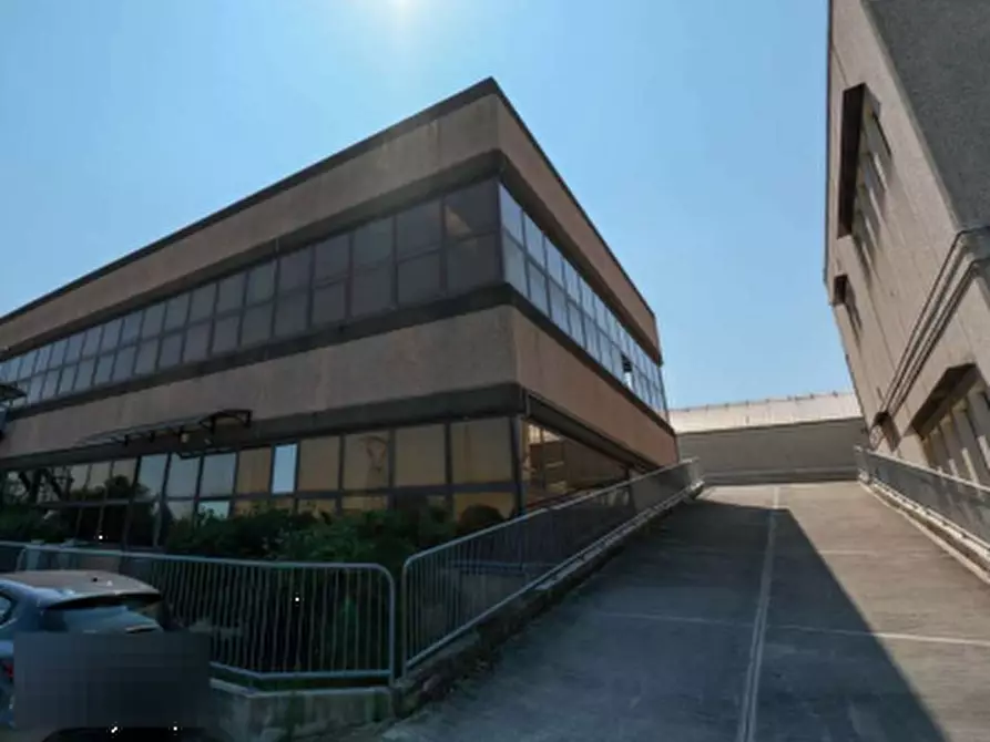 Immagine 2 di Laboratorio in vendita  in Via Milano a Bussero