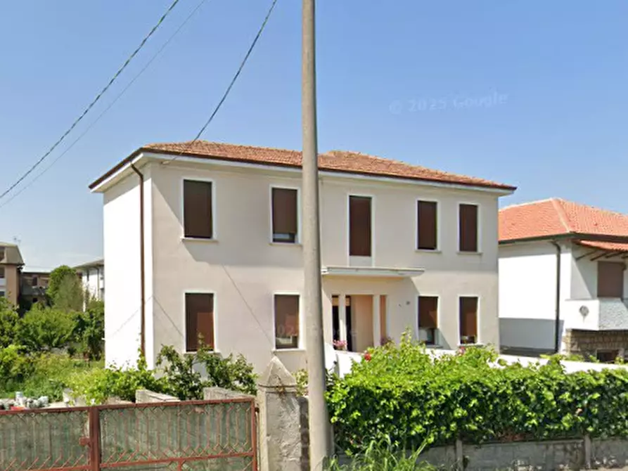 Immagine 1 di Appartamento in vendita  in Via Trieste a Ceregnano