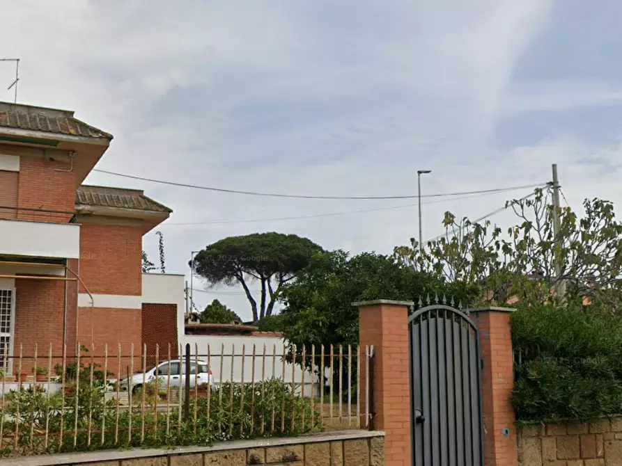 Immagine 4 di Stabile in vendita  in Via Toce a Ardea