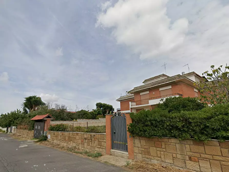 Immagine 10 di Stabile in vendita  in Via Toce a Ardea