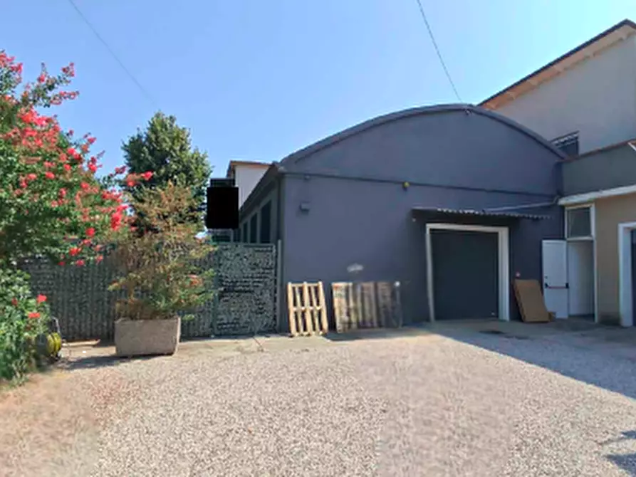 Immagine 1 di Porzione di casa in vendita  in Via Camatte a Castelmassa