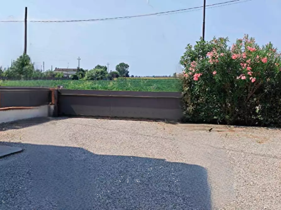 Immagine 3 di Porzione di casa in vendita  in Via Camatte a Castelmassa