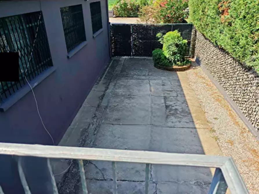 Immagine 4 di Porzione di casa in vendita  in Via Camatte a Castelmassa