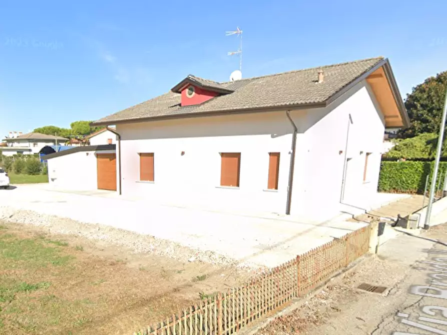 Immagine 3 di Villa in vendita  in Via Braida a Eraclea