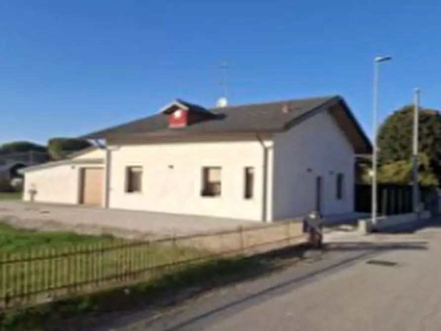 Immagine 4 di Villa in vendita  in Via Braida a Eraclea