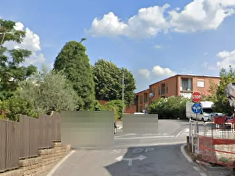 Immagine 3 di Garage in vendita  in Via J. F. Kennedy a Marino