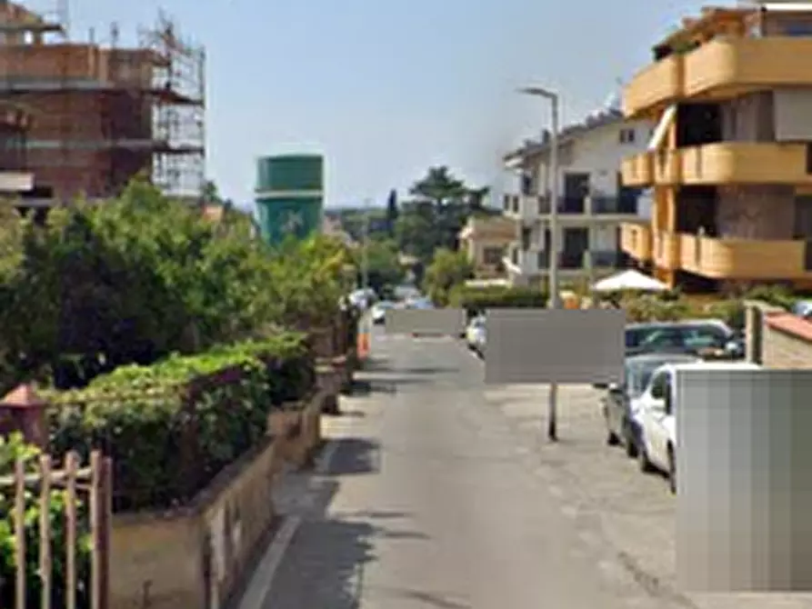 Immagine 4 di Garage in vendita  in Via J. F. Kennedy a Marino