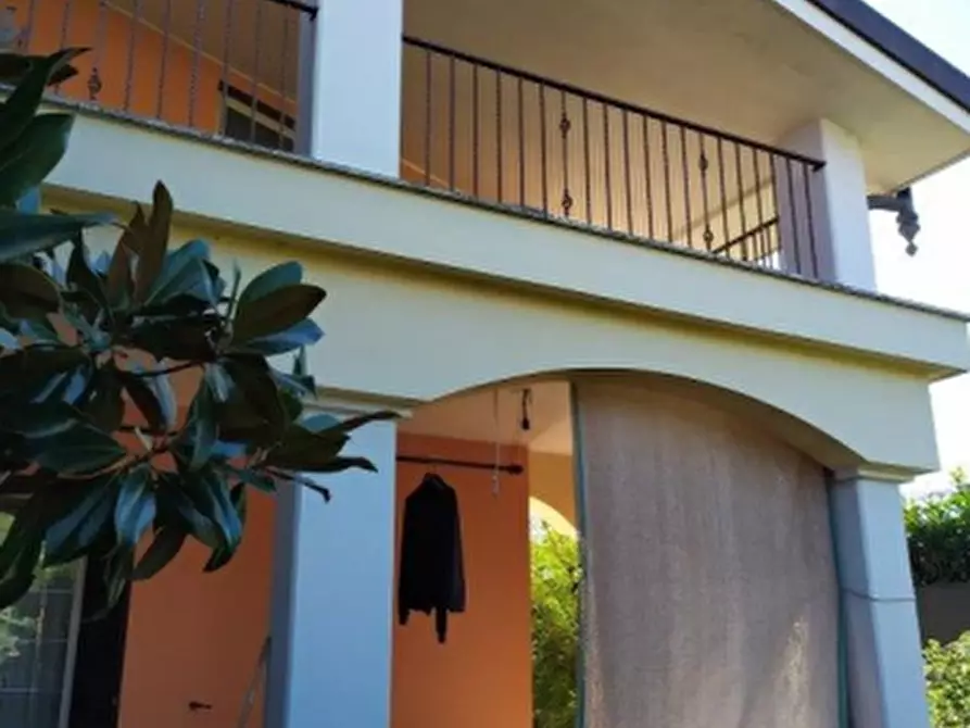 Immagine 1 di Villa in vendita  in Colle Santo Stefano a Valmontone