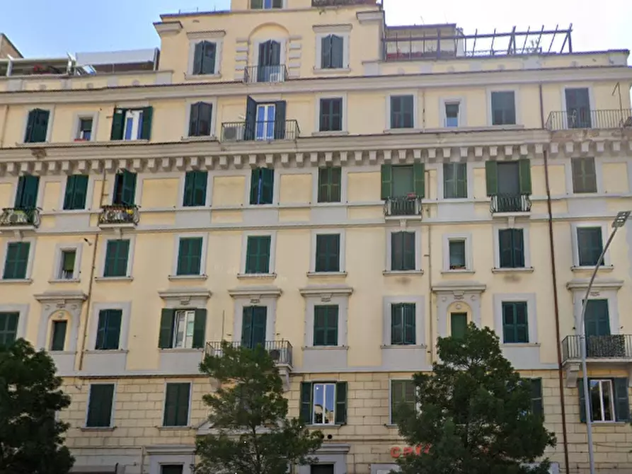 Immagine 9 di Appartamento in vendita  in Via Albalonga a Roma