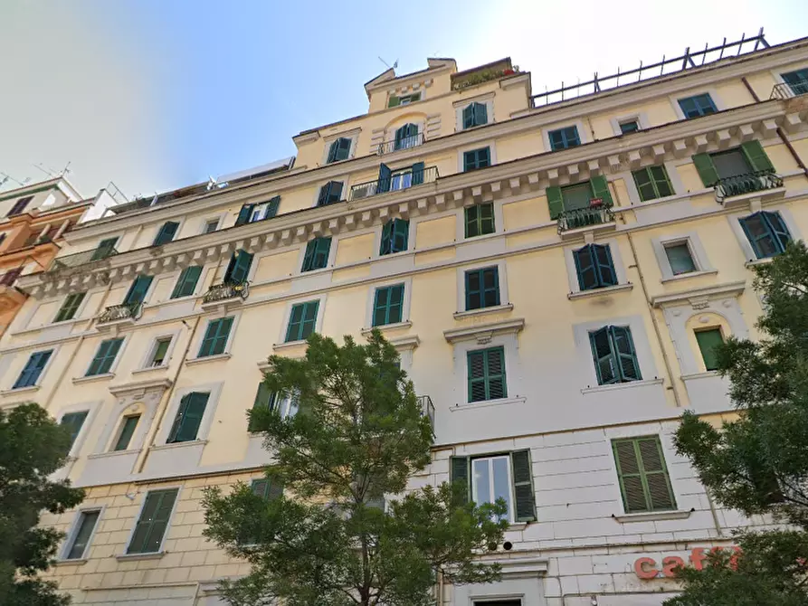 Immagine 17 di Appartamento in vendita  in Via Albalonga a Roma