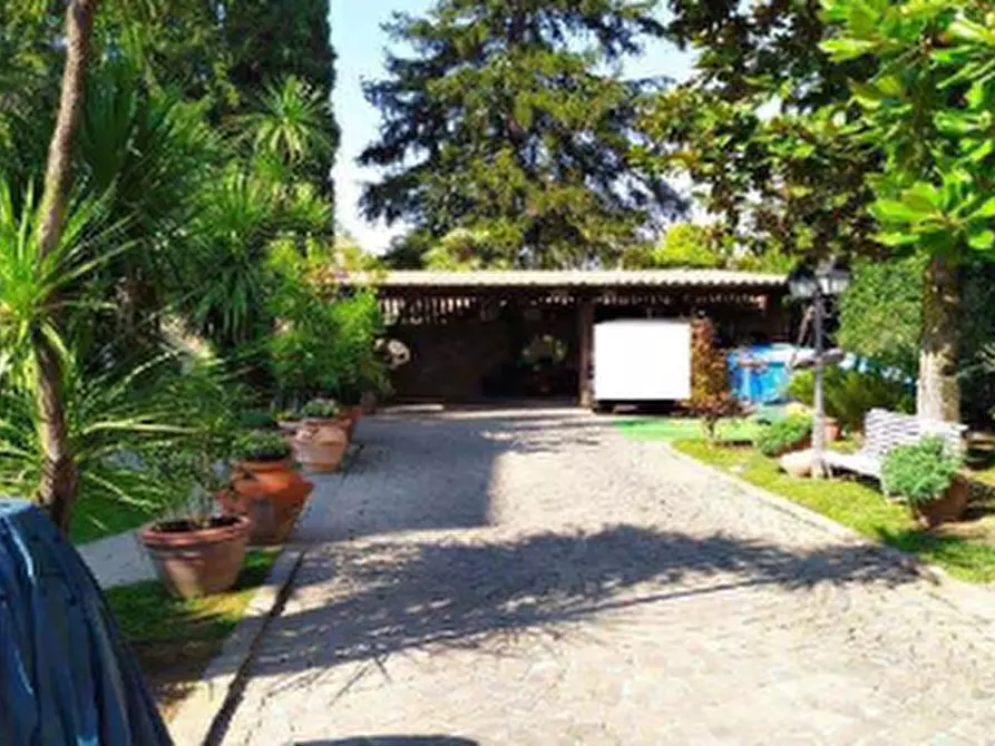 Immagine 12 di Villa in vendita  in Corso Vittoria Colonna a Marino