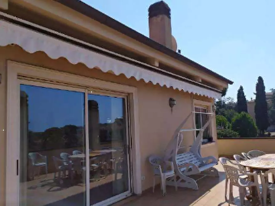 Immagine 14 di Villa in vendita  in Corso Vittoria Colonna a Marino