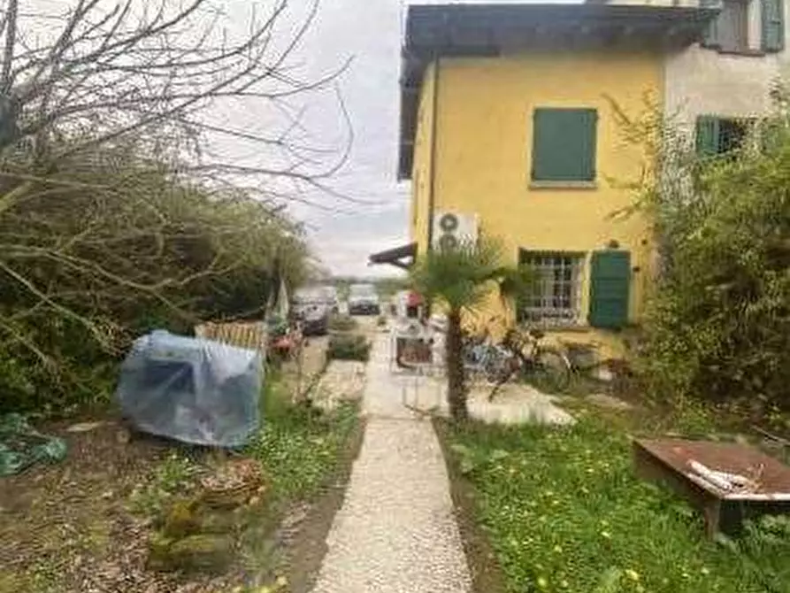 Immagine 2 di Porzione di casa in vendita  in Via Lemizzone a Correggio