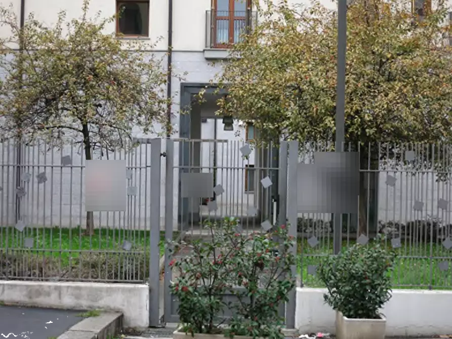 Immagine 3 di Laboratorio in vendita  in Via Emilio Gola a Milano