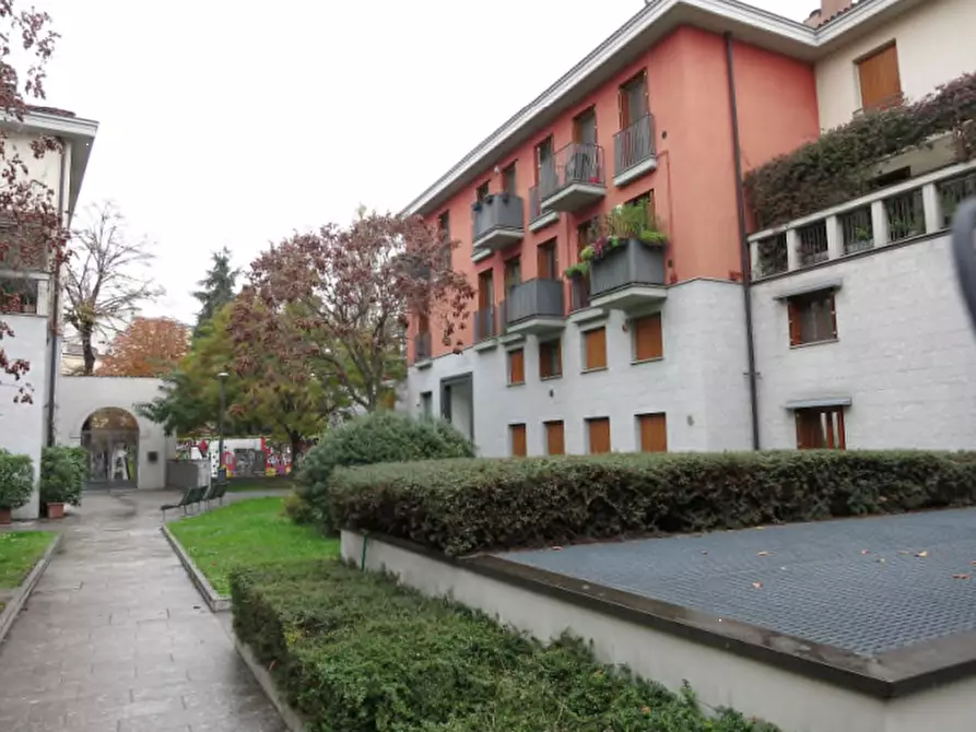 Immagine 4 di Laboratorio in vendita  in Via Emilio Gola a Milano