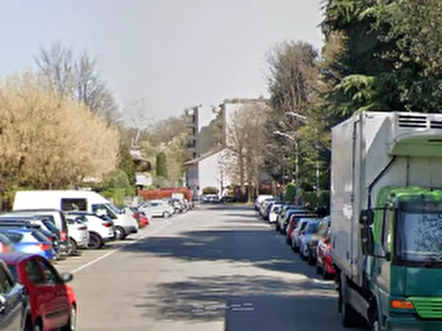 Immagine 4 di Posto auto in vendita  in Via Alcide De Gasperi a Vedano Al Lambro