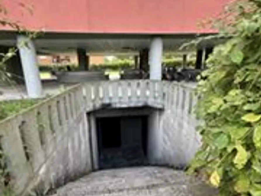 Immagine 2 di Magazzino in vendita  in Via Alcide De Gasperi a Vedano Al Lambro