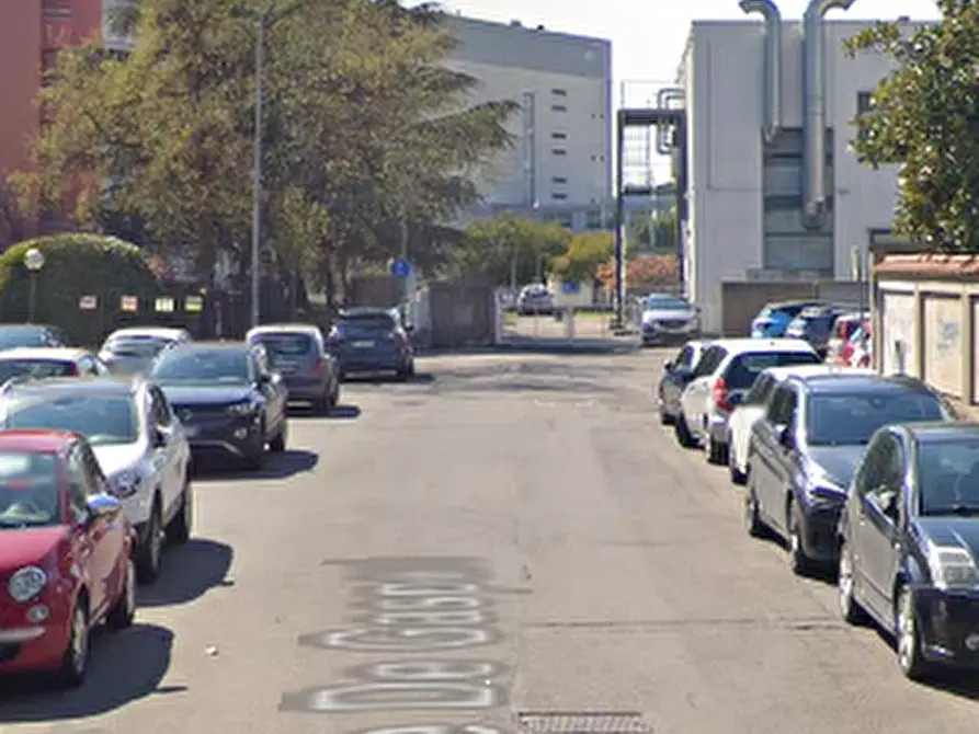 Immagine 5 di Magazzino in vendita  in Via Alcide De Gasperi a Vedano Al Lambro