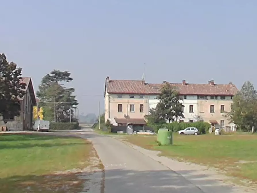 Immagine 10 di Appartamento in vendita  in Strada dei Ronchi a Vigevano