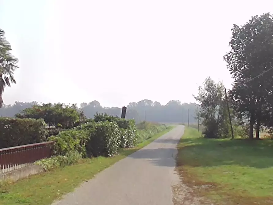 Immagine 11 di Appartamento in vendita  in Strada dei Ronchi a Vigevano