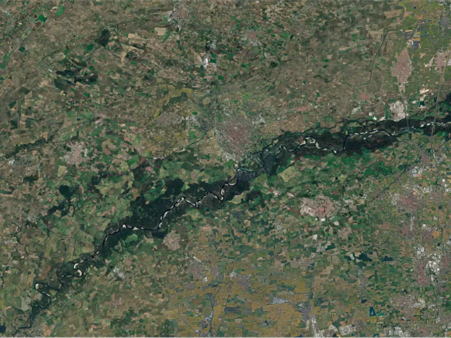 Immagine 18 di Appartamento in vendita  in Strada dei Ronchi a Vigevano