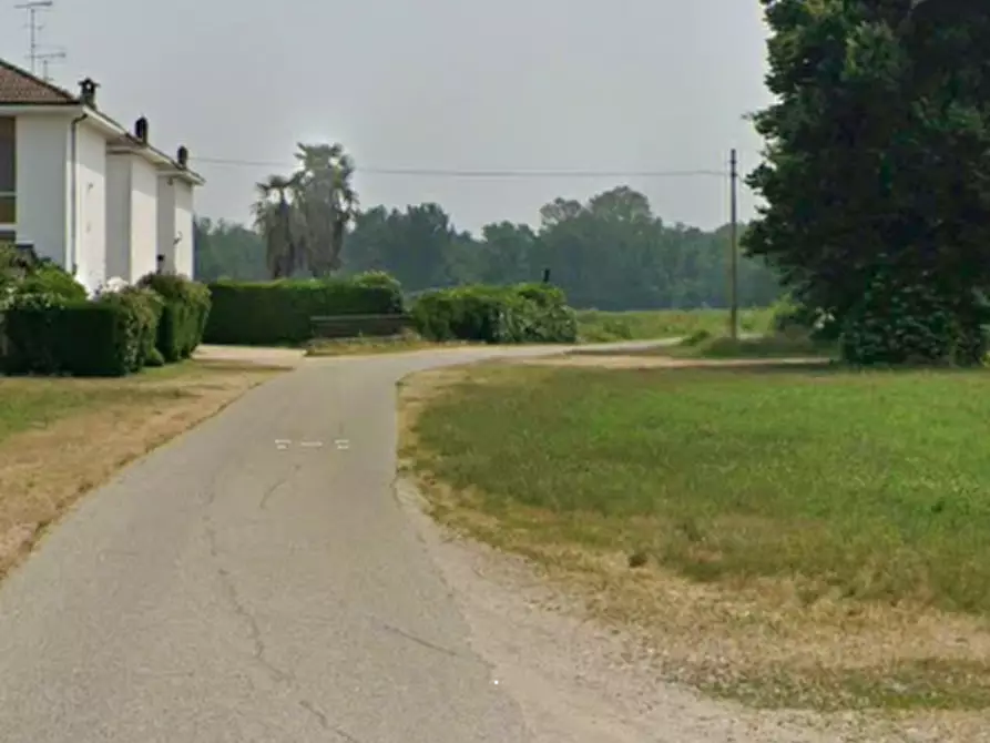 Immagine 10 di Appartamento in vendita  in Strada dei Ronchi a Vigevano