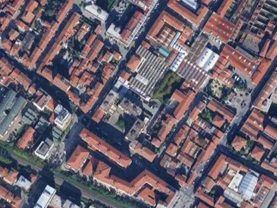 Immagine 2 di Appartamento in vendita  in Via Filippo Strozzi a Prato