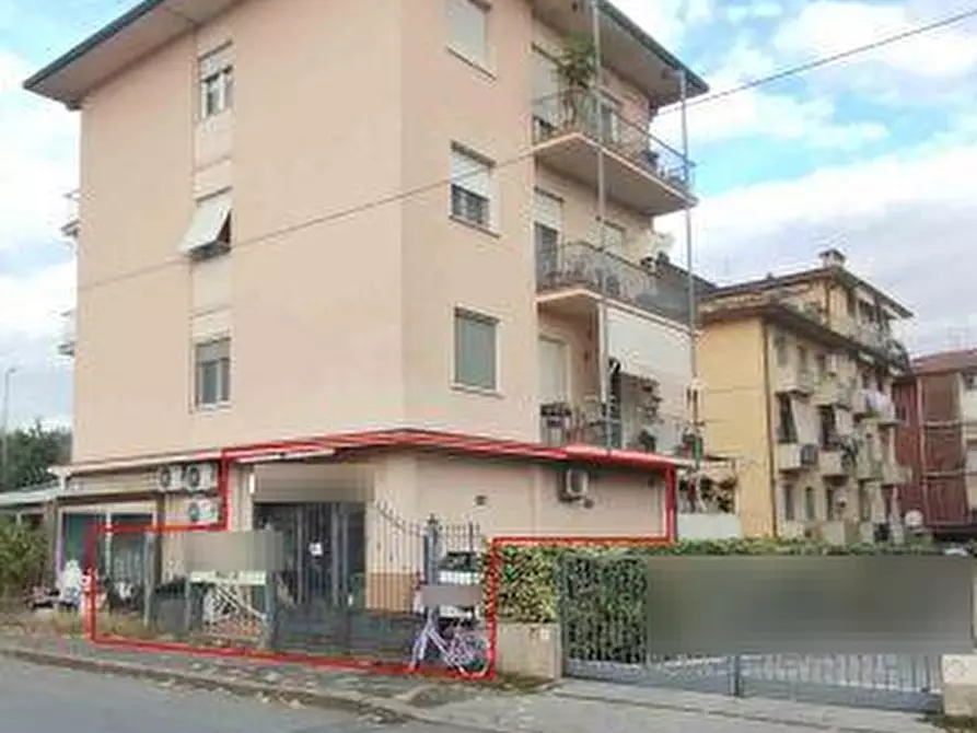 Immagine 1 di Negozio in vendita  in Via Olimpia  a Montecatini Terme