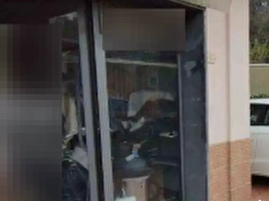 Immagine 7 di Negozio in vendita  in Via Olimpia  a Montecatini Terme
