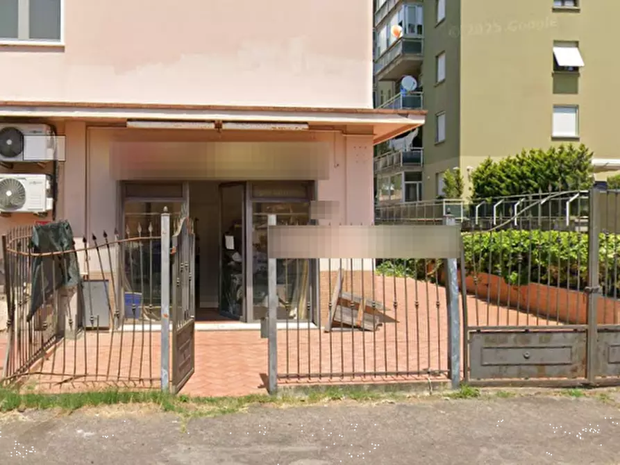 Immagine 8 di Negozio in vendita  in Via Olimpia  a Montecatini Terme