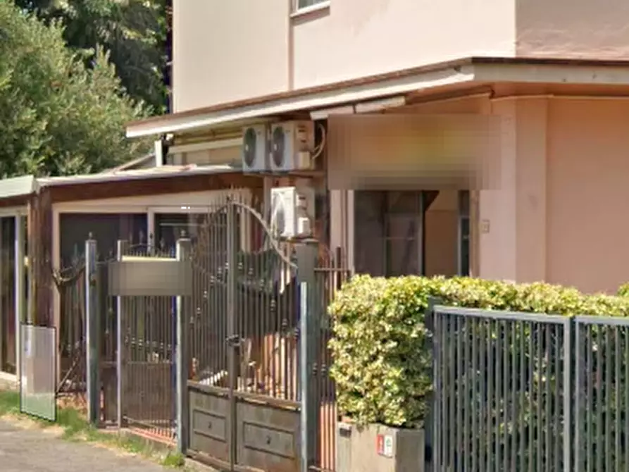 Immagine 9 di Negozio in vendita  in Via Olimpia  a Montecatini Terme