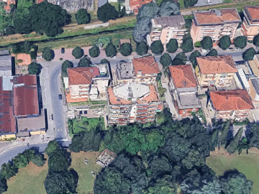 Immagine 13 di Negozio in vendita  in Via Olimpia  a Montecatini Terme