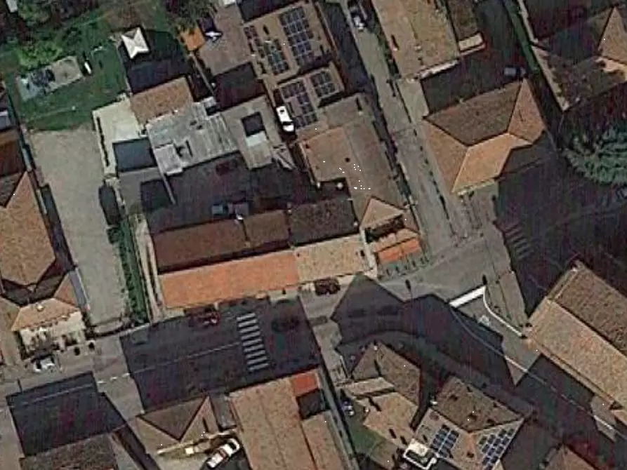 Immagine 6 di Negozio in vendita  in Via X Martiri a Ferrara