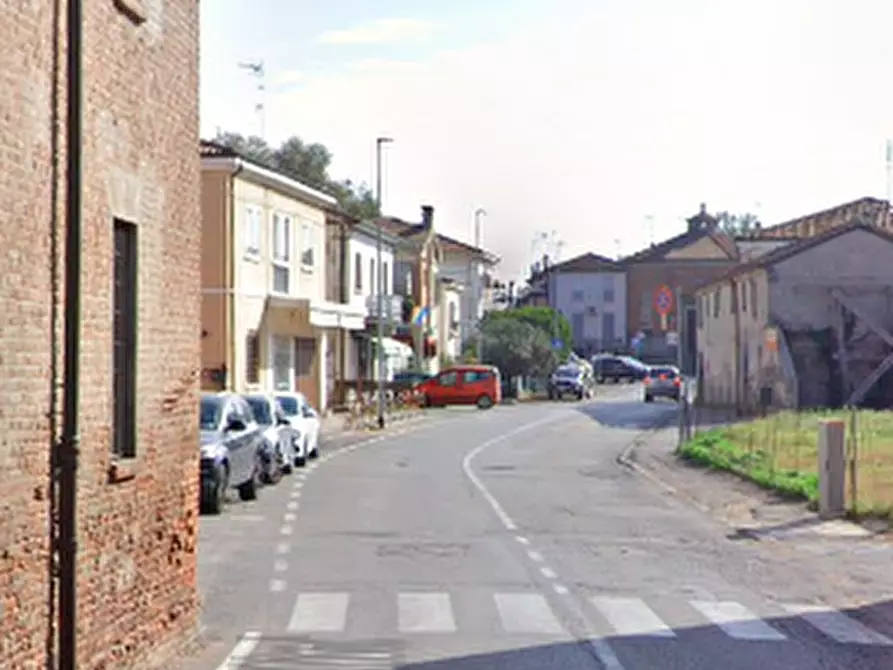 Immagine 17 di Negozio in vendita  in Via X Martiri a Ferrara