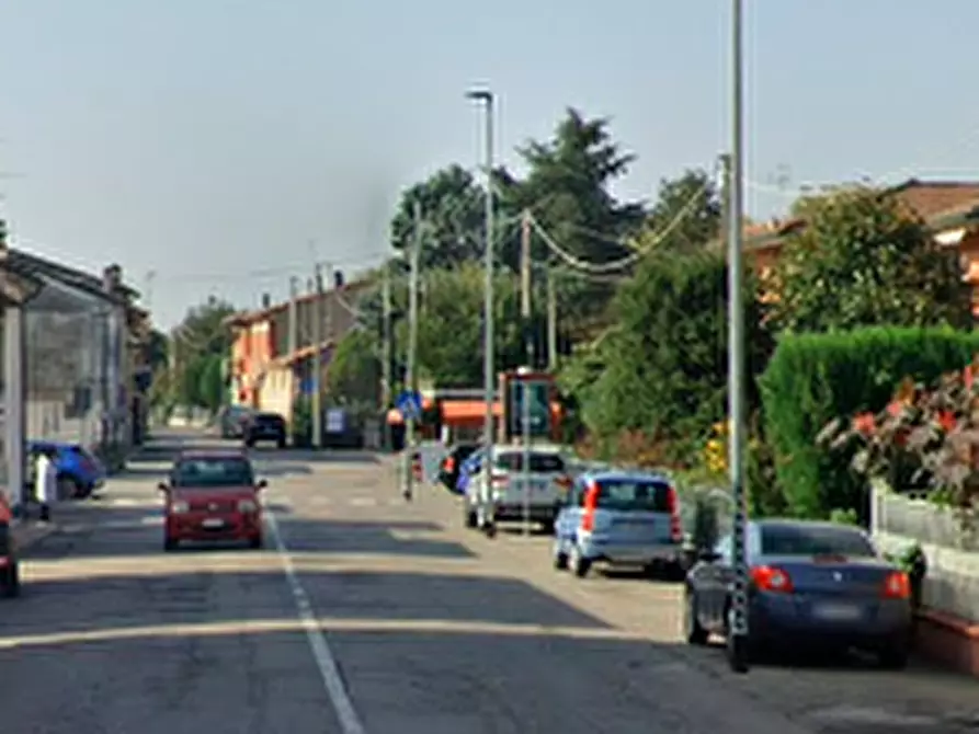 Immagine 18 di Negozio in vendita  in Via X Martiri a Ferrara