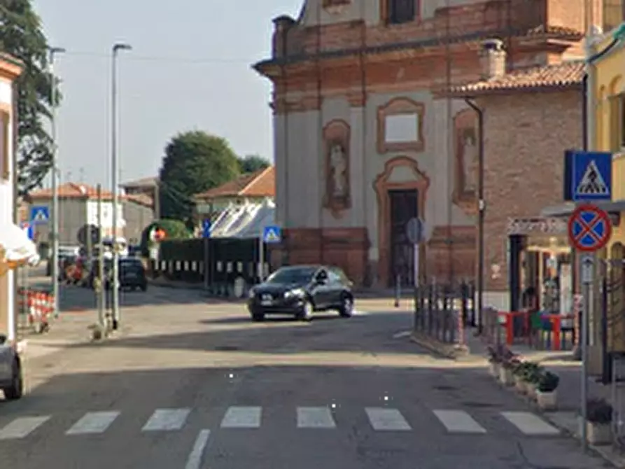 Immagine 19 di Negozio in vendita  in Via X Martiri a Ferrara