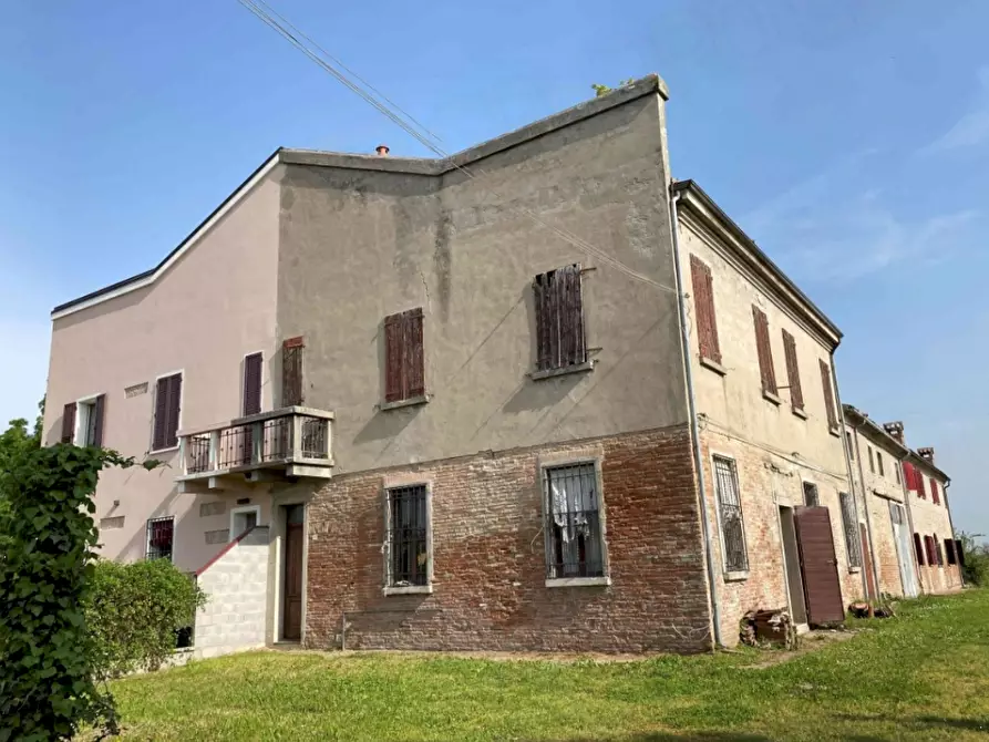 Immagine 1 di Casa indipendente in vendita  in Via Bardocchia  a Ferrara