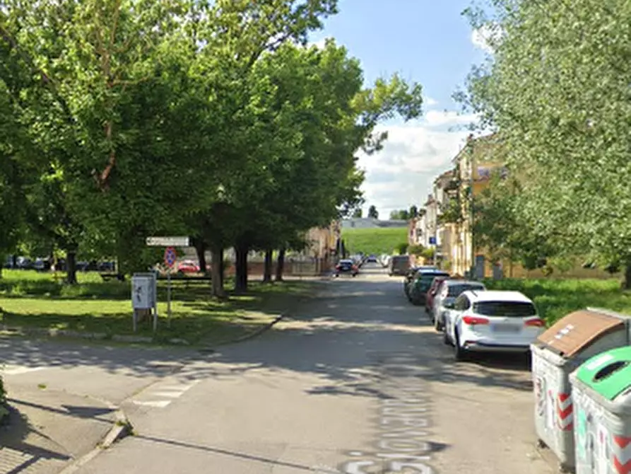 Immagine 7 di Appartamento in vendita  in Via Giovanni Bulgarelli a Ferrara