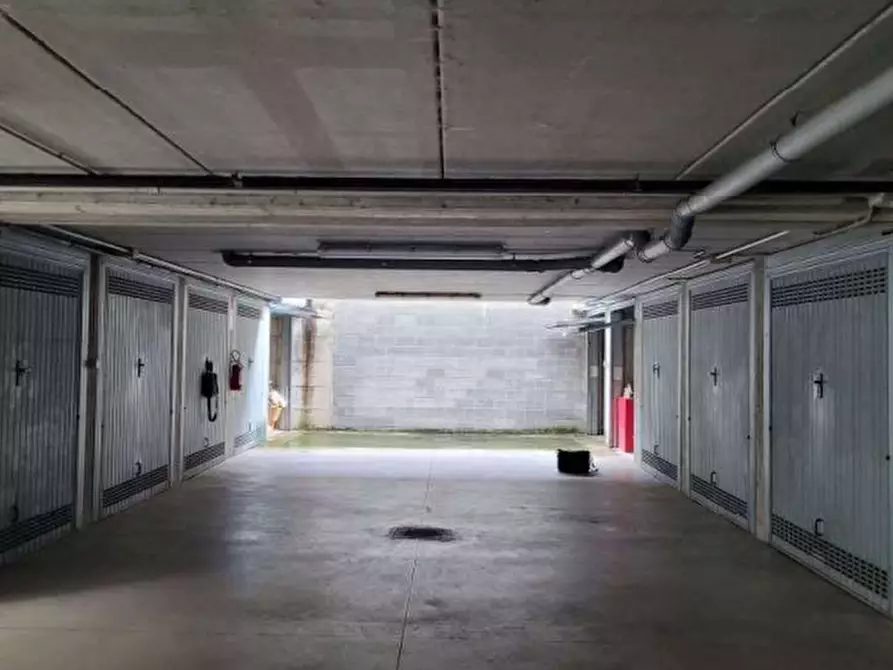 Immagine 2 di Garage in vendita  in Via Carlo Maria Maggi a Abbiategrasso