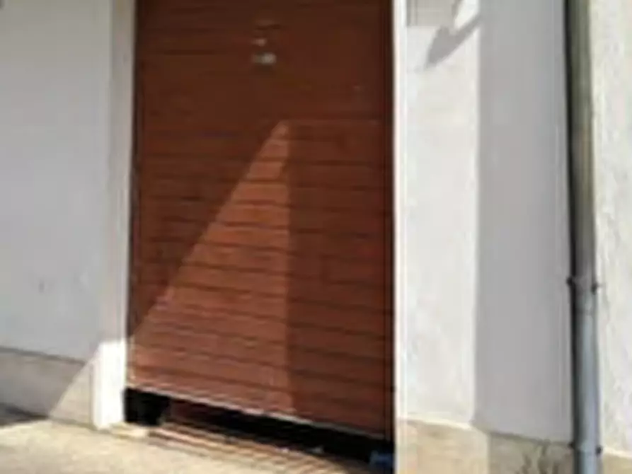 Immagine 1 di Garage in vendita  in Via Giovanni Bulgarelli a Ferrara