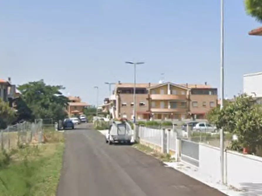 Immagine 6 di Posto auto in vendita  in Via Lago di Albano a Fano