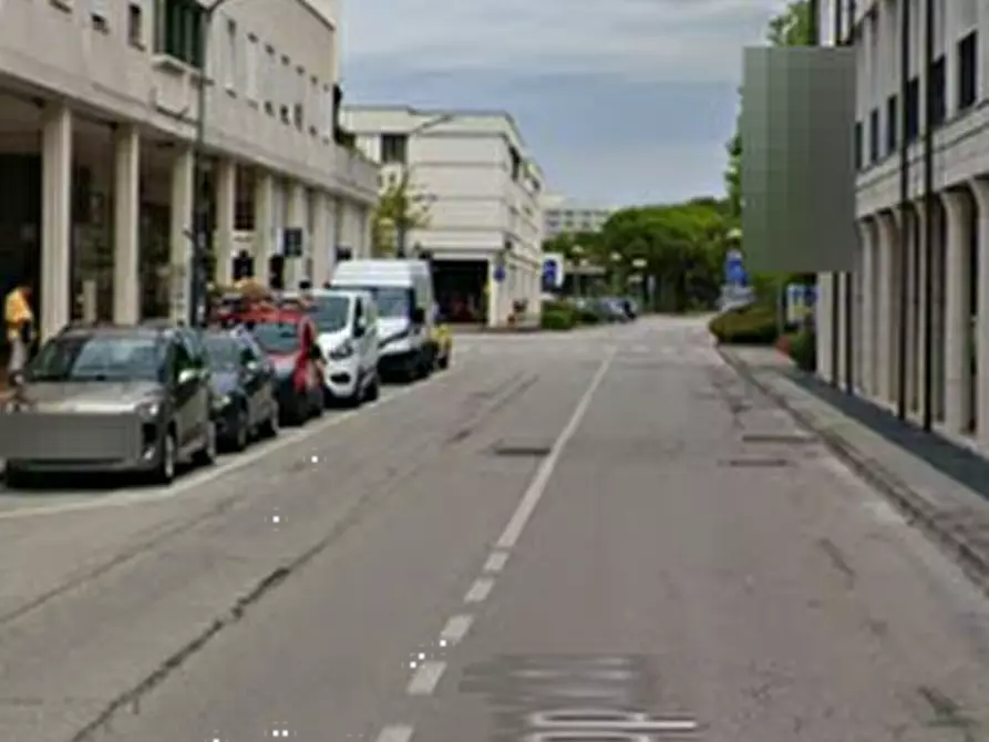 Immagine 10 di Garage in vendita  in Via Padre Leopoldo a Abano Terme