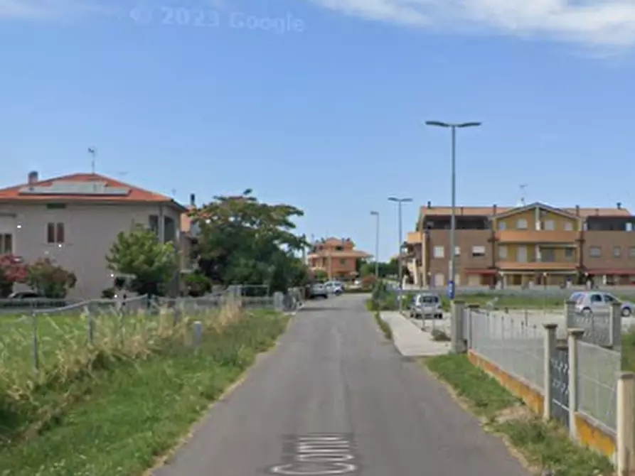 Immagine 6 di Posto auto in vendita  in  Via Lago di Albano a Fano