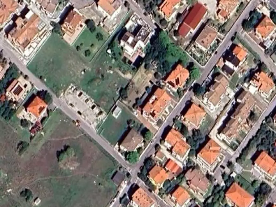 Immagine 9 di Posto auto in vendita  in  Via Lago di Albano a Fano