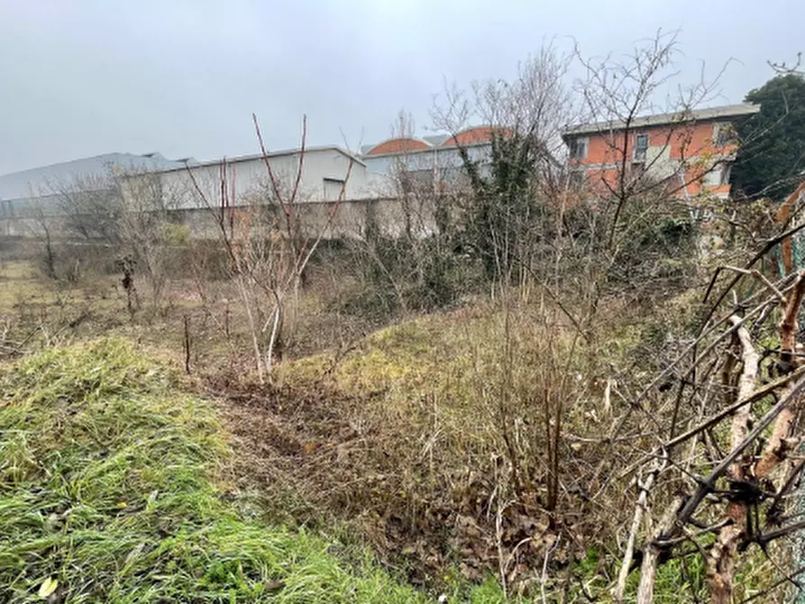 Immagine 1 di Terreno edificabile in vendita  in Via Camillo Chiesa a Pogliano Milanese