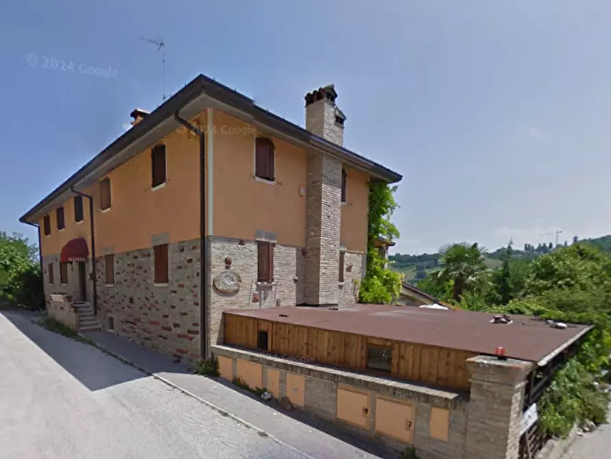 Immagine 1 di Negozio in vendita  in Via Sant'Antonio  a Urbino