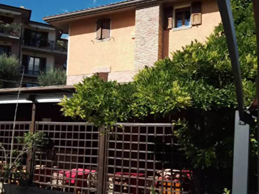 Immagine 8 di Negozio in vendita  in Via Sant'Antonio  a Urbino