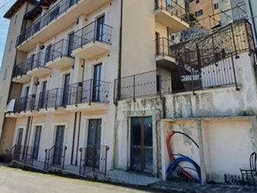 Immagine 11 di Stabile in vendita  in Via Leopardi a Monte Cerignone
