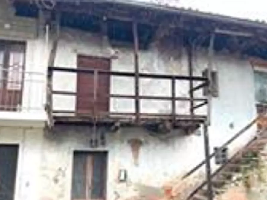 Immagine 1 di Rustico / casale in vendita  in Via Orsa a Somma Lombardo