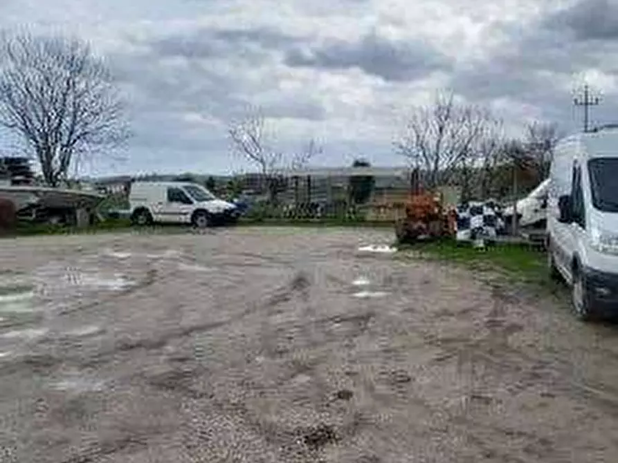 Immagine 10 di Capannone industriale in vendita  in Località Falcineto a Fano